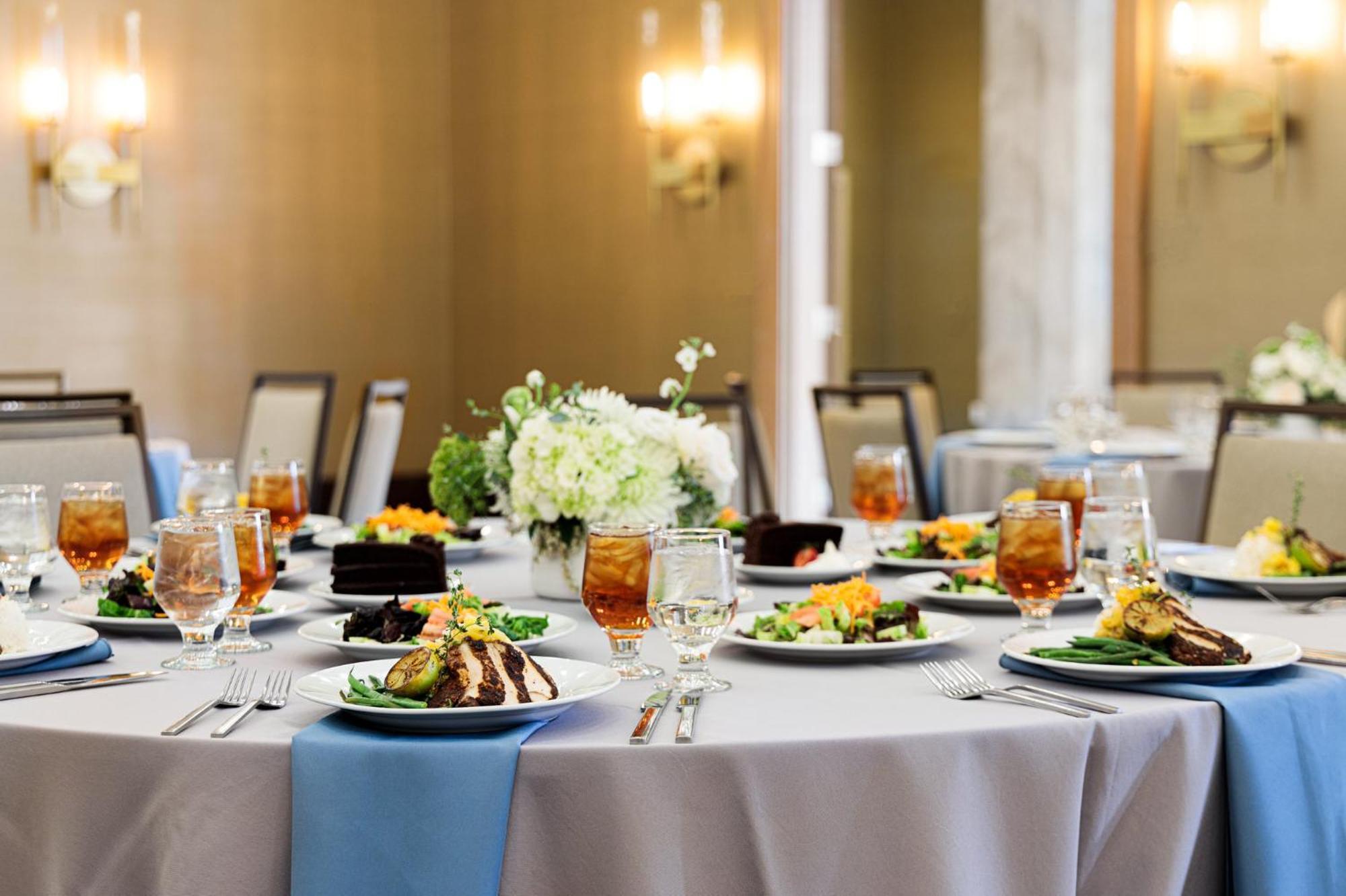 Holiday Inn & Suites Nashville Downtown Broadway Экстерьер фото