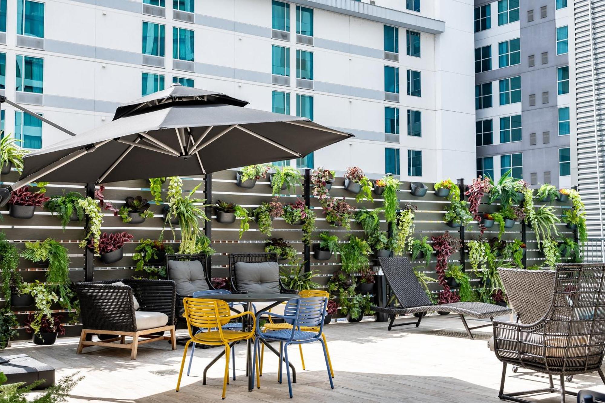 Holiday Inn & Suites Nashville Downtown Broadway Экстерьер фото
