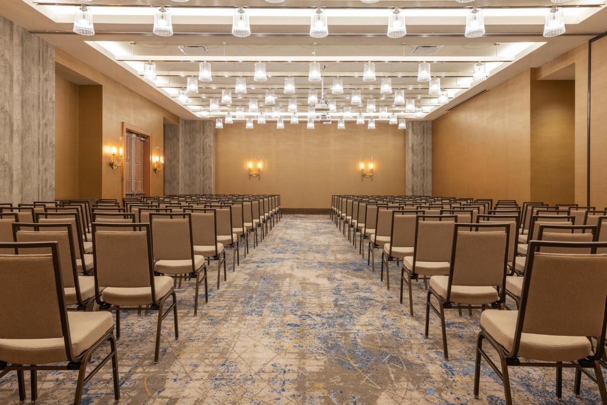 Holiday Inn & Suites Nashville Downtown Broadway Экстерьер фото