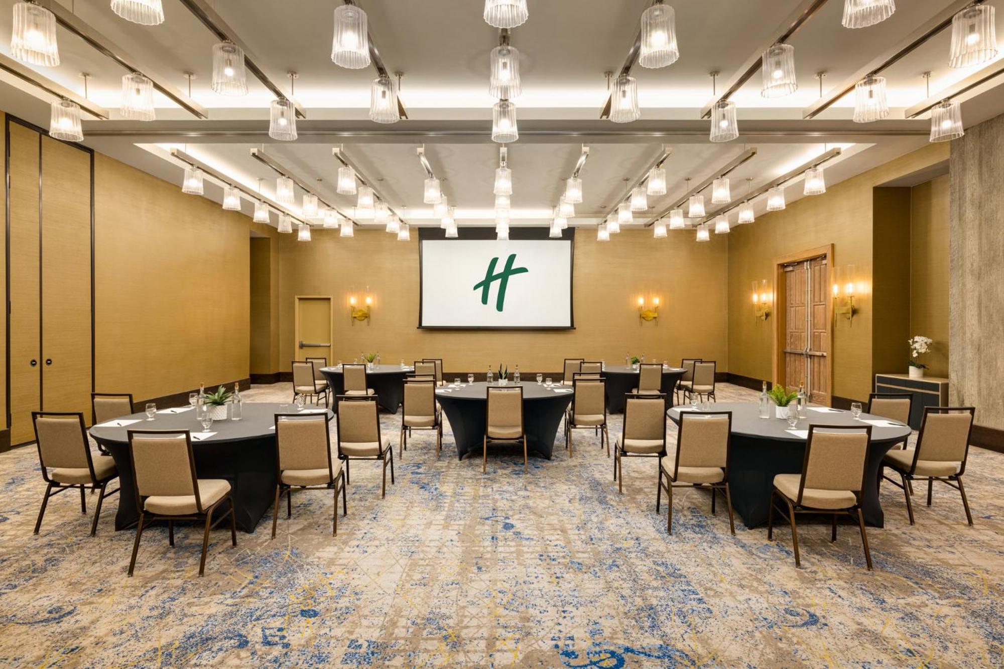 Holiday Inn & Suites Nashville Downtown Broadway Экстерьер фото